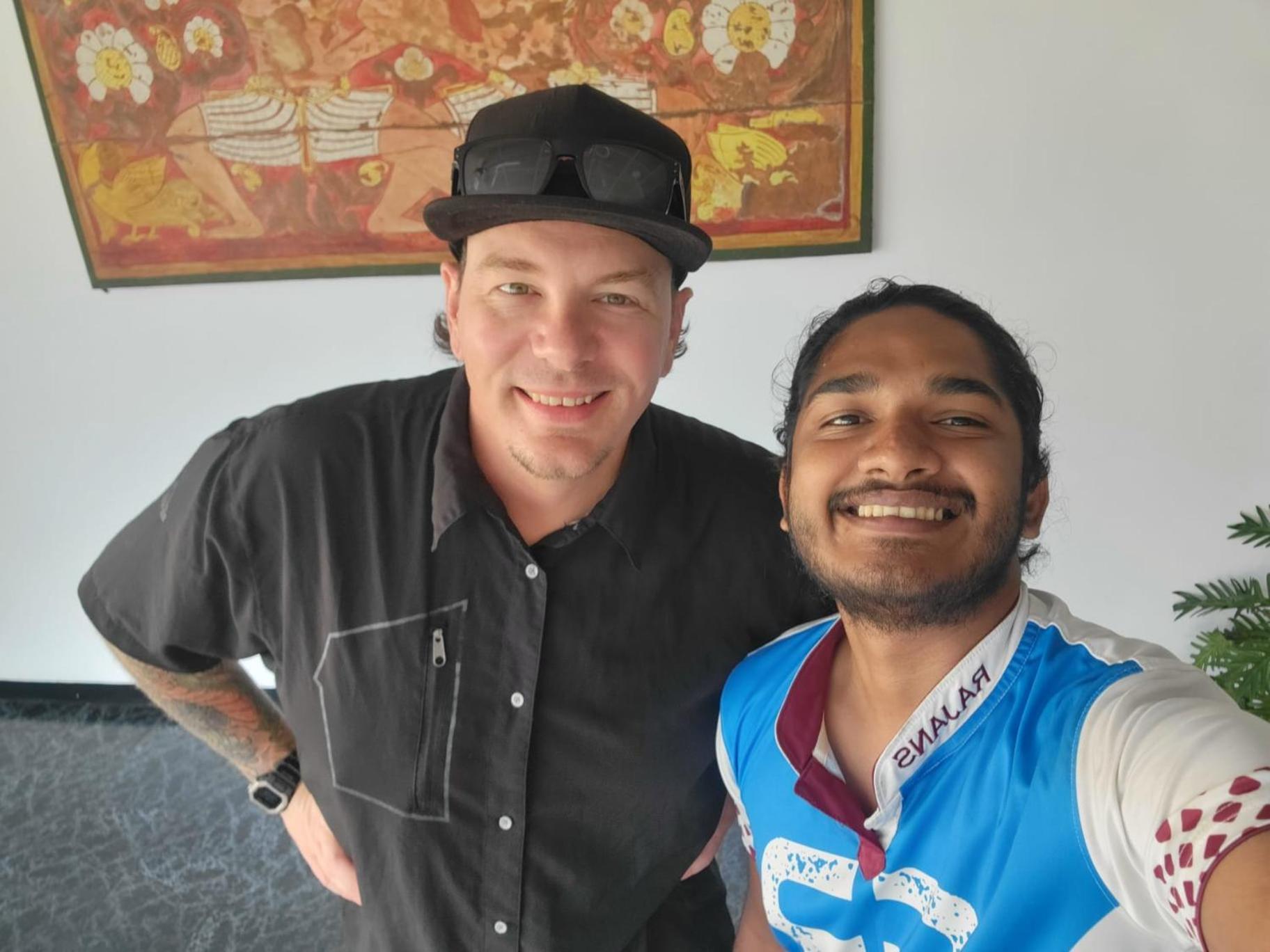 The Lake Round Guest House Kandy Bagian luar foto
